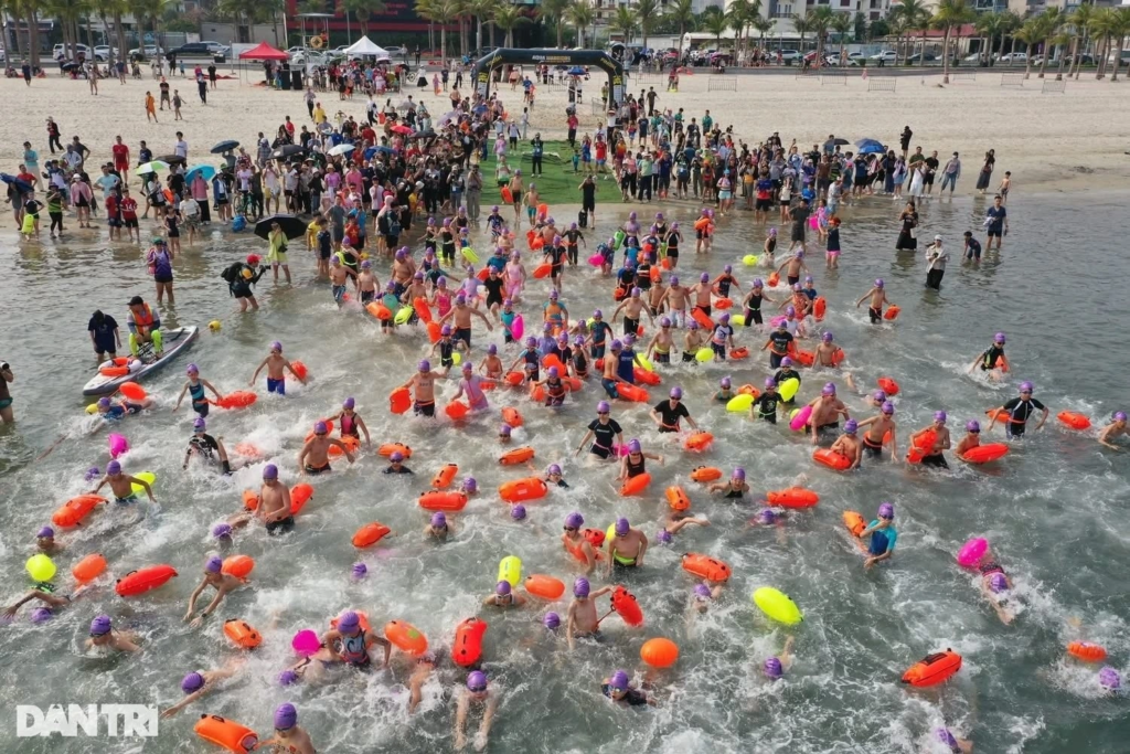 cự ly Aqua Warriors 
